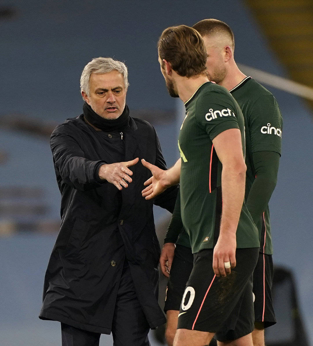 包含风云突变！拜仁慕尼黑加时末段止住颓势；CBA常规赛版图或变；更衣室稳定；资深球员宣示担当的词条