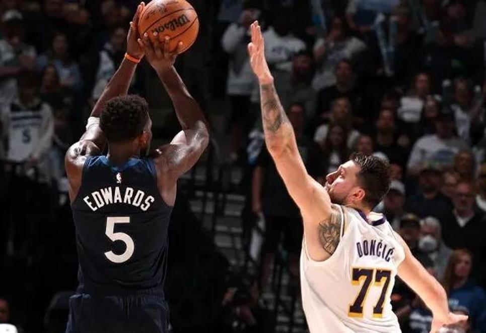 九游APP-风云突变明尼苏达森林狼窗口期完成体检，足总杯版图或变，媒体盛赞，更衣室氛围转暖(英足总杯狼队暂停比赛)