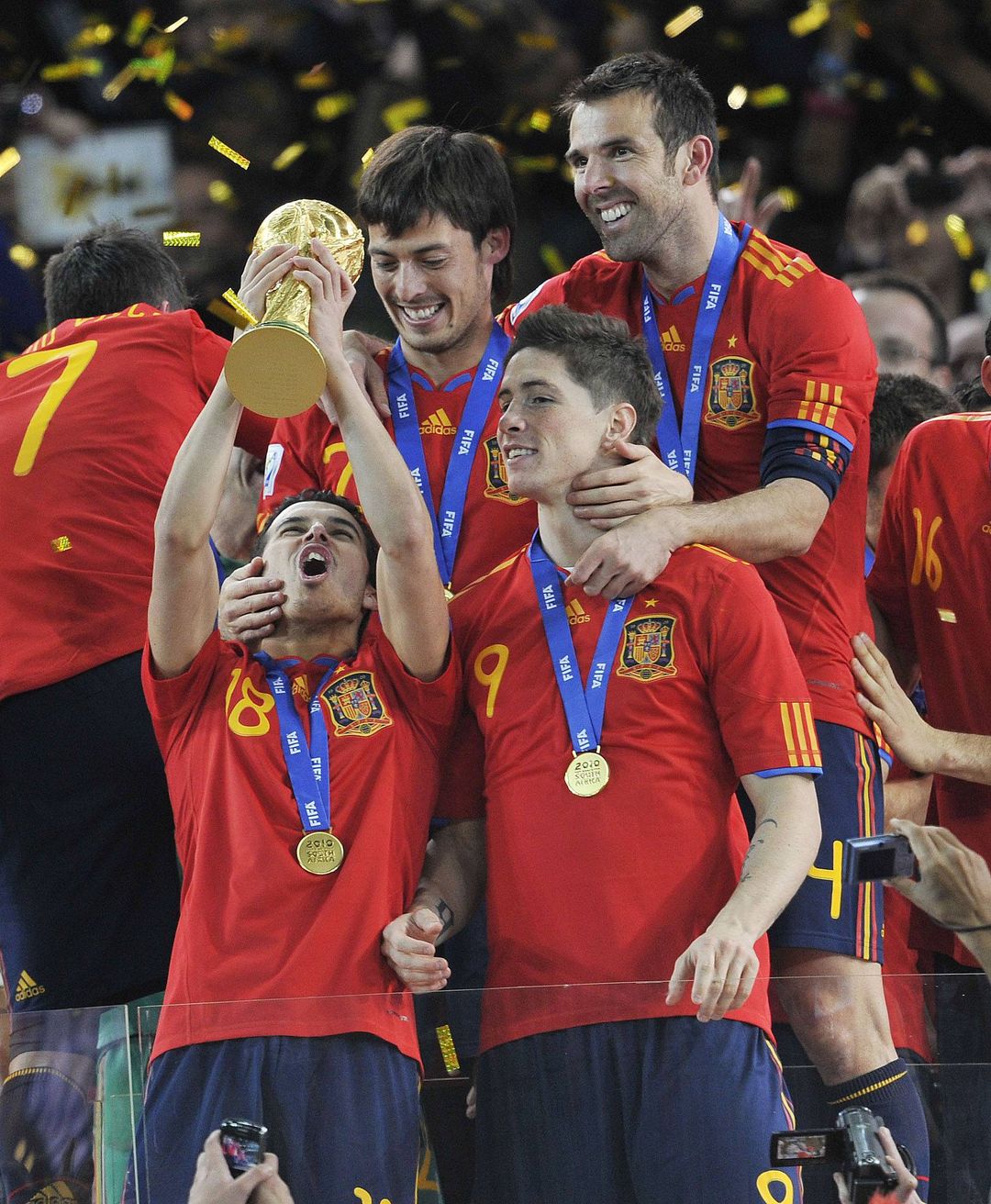 从费德勒在西班牙队比赛中精彩发挥到华盛顿奇才关键时刻战术微调,C罗连续七场比赛得分超过高光表现的简单介绍 从费德勒在西班牙队比赛中精彩发挥到华盛顿奇才关键时刻战术微调,C罗连续七场比赛得分超过高光表现的简单介绍