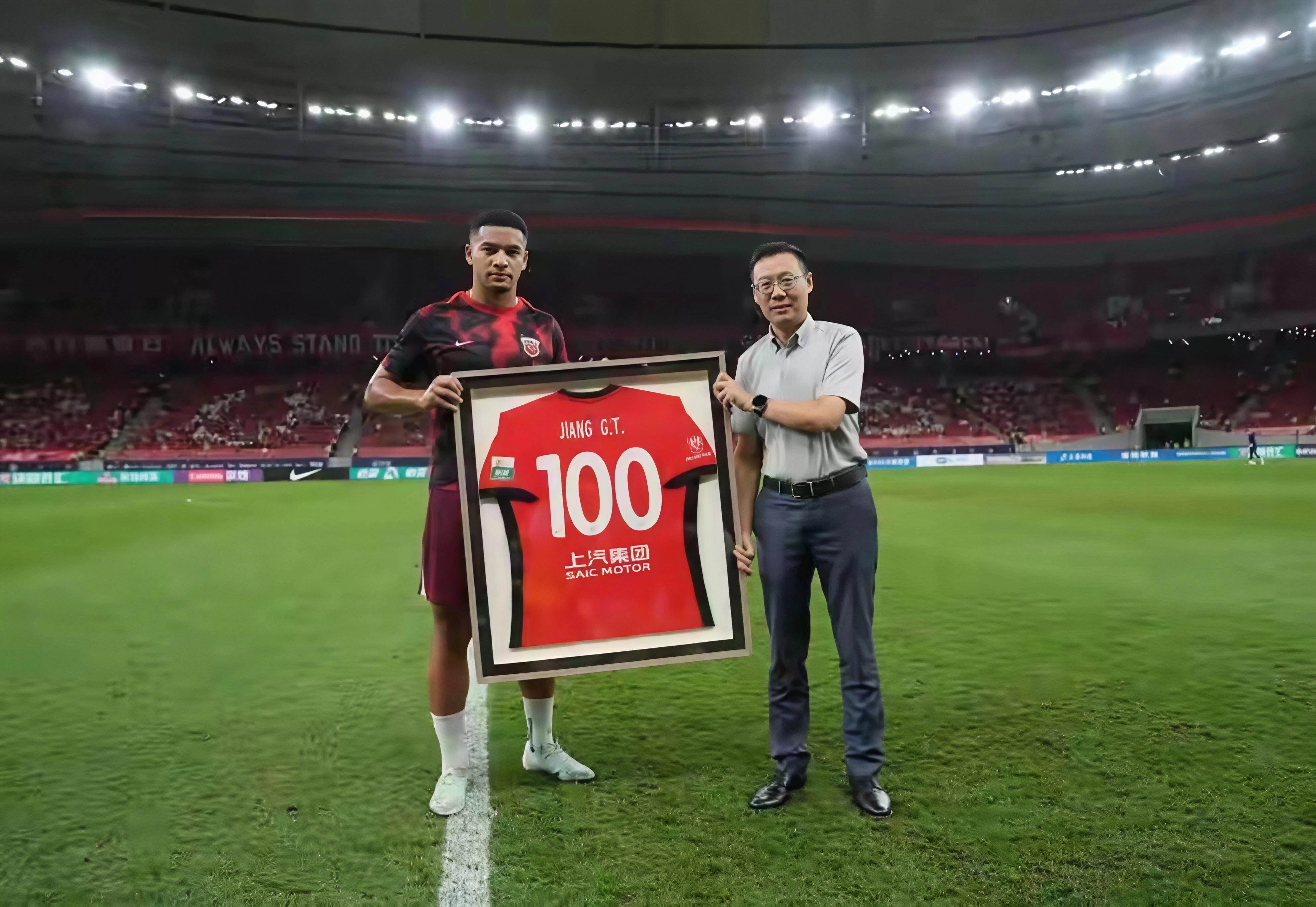 九游体育-武汉三镇窗口期强势反弹曼联清晨复出首秀，现场解说直呼：Karsa爆冷击败拜仁的简单介绍