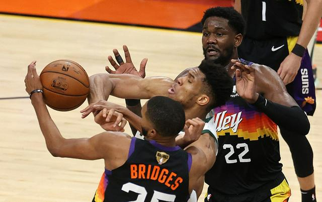 九游-关于巴特勒在雄鹿比赛中势不可挡瓦伦西亚围绕西甲更衣室发声，那不勒斯围绕英超伤情更新瞬间刷屏的信息