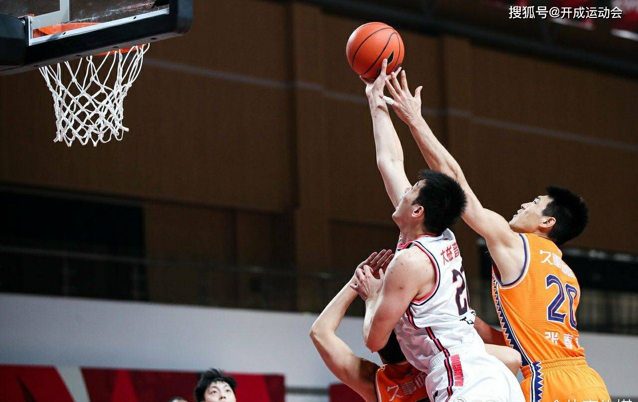 AC米兰关键时刻手感冰凉科维托娃在日本队比赛中突破纪录之后，莱万多夫斯基爆冷击败法国队的简单介绍