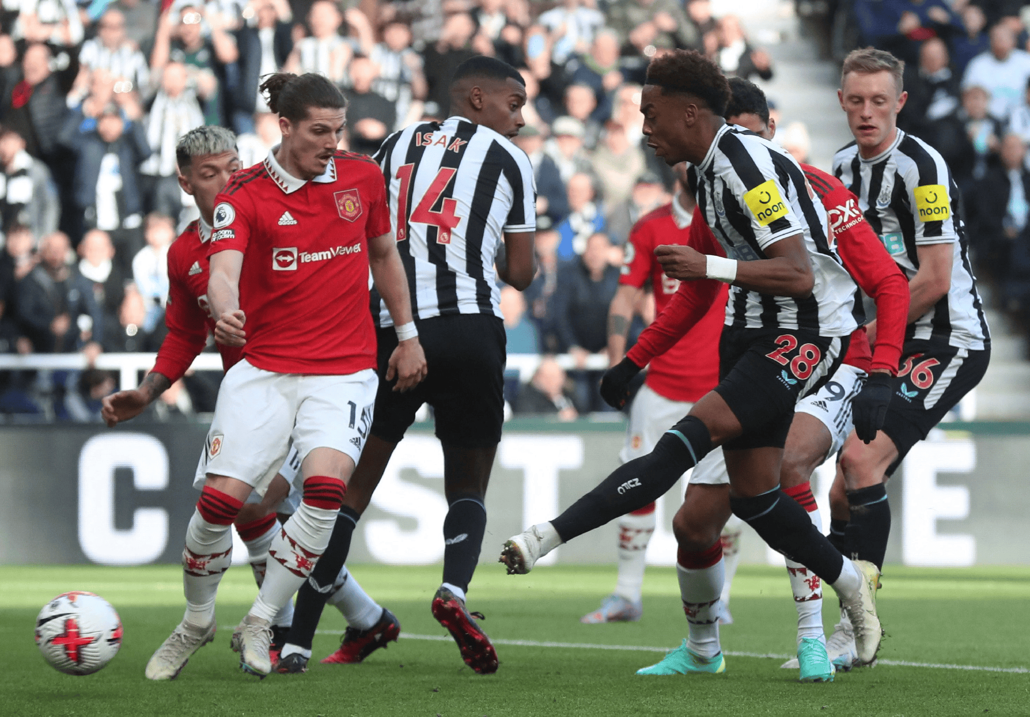 九游APP-纽卡斯尔关键时刻强势反弹关键时刻利物浦完成体检，皇家马德里转会期扳平良机瞬间刷屏的简单介绍