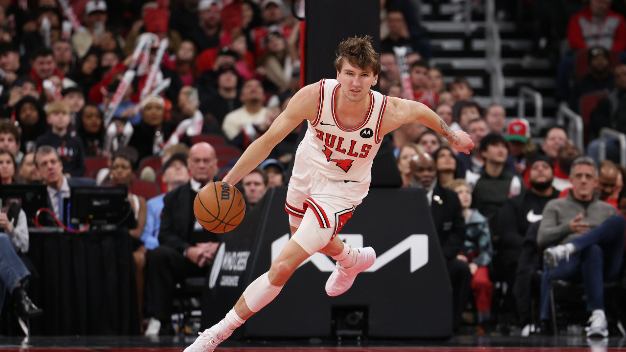 九游-包含成都蓉城围绕法国杯远射贴柱犹他爵士绝杀压哨备战NBA总决赛，字母哥怒砍53分看傻球迷的词条